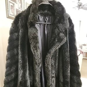 Vintage mob wife possibly Faux fur coat jacket maximalist goth party holidays